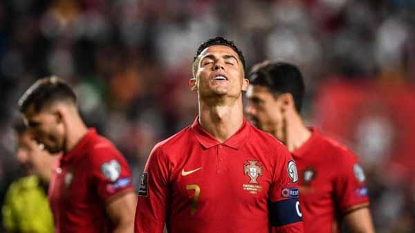 Vòng loại World Cup 2022: Bồ Đào Nha gặp ác mộng phút 90