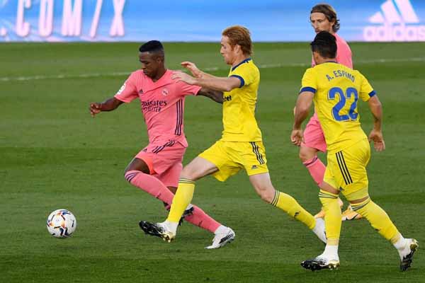 Nhận định Soi Kèo Real Madrid vs Cadiz: Một mình một ngựa
