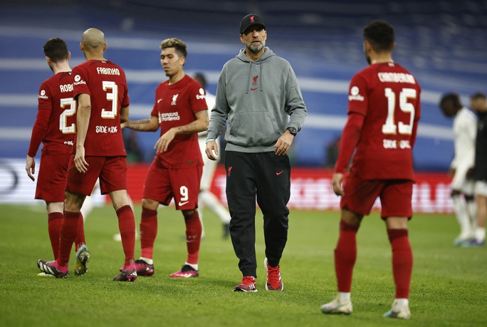 Benzema lập đại công, Real Madrid thẳng tay loại Liverpool ở Champions League