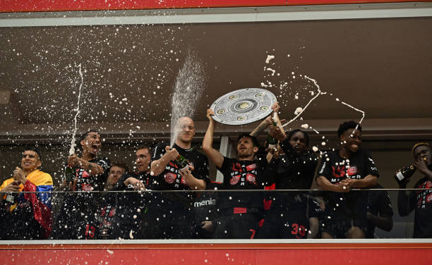 Bayer Leverkusen lần đầu vô địch Bundesliga, chấm dứt sự thống trị của Bayern Munich