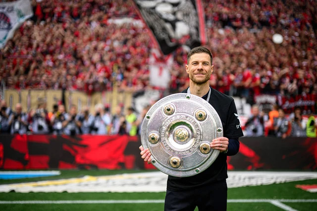 Bayer Leverkusen kết thúc mùa giải với thành tích bất bại