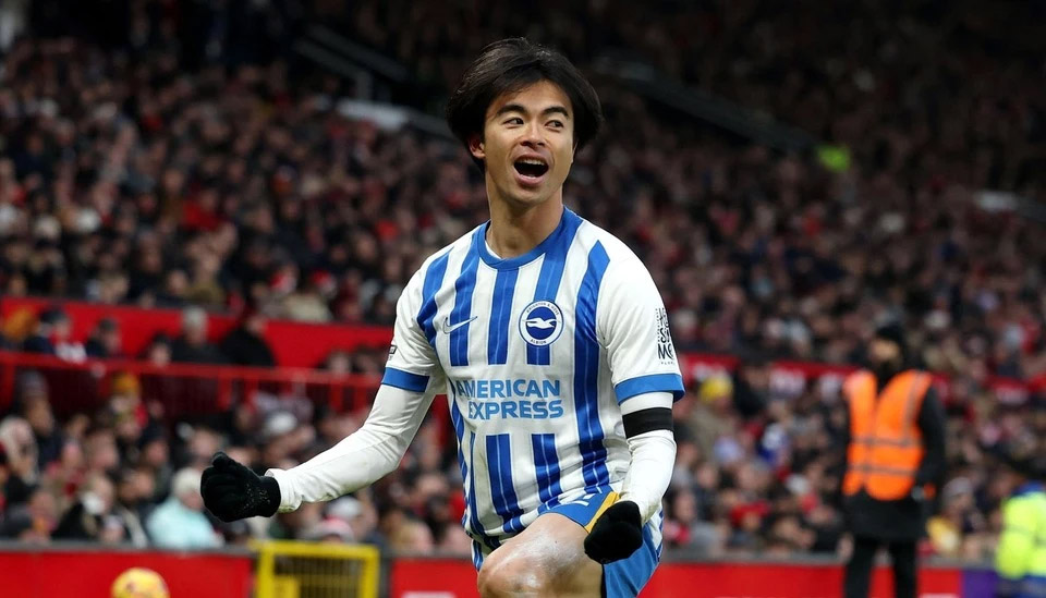 Mitoma đi vào lịch sử Premier League